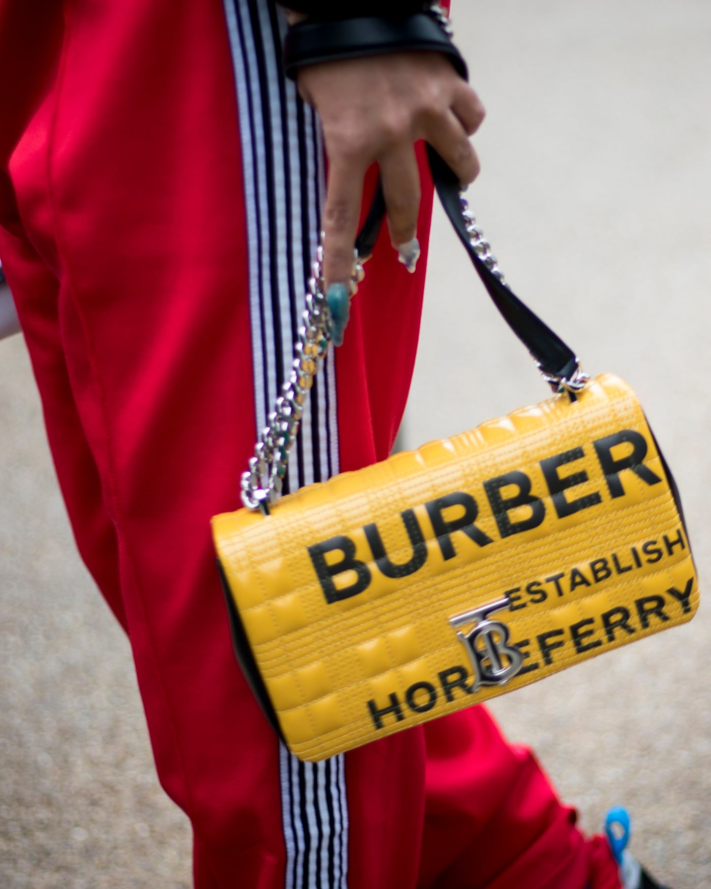 Difference between genuine and fake luxury products - Burberry